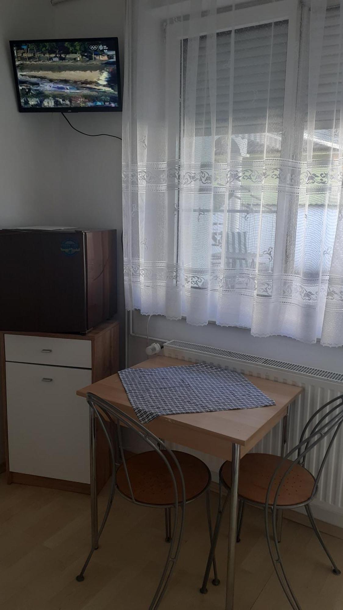 Czinger Vendegszobak Mosonmagyaróvár Exteriör bild